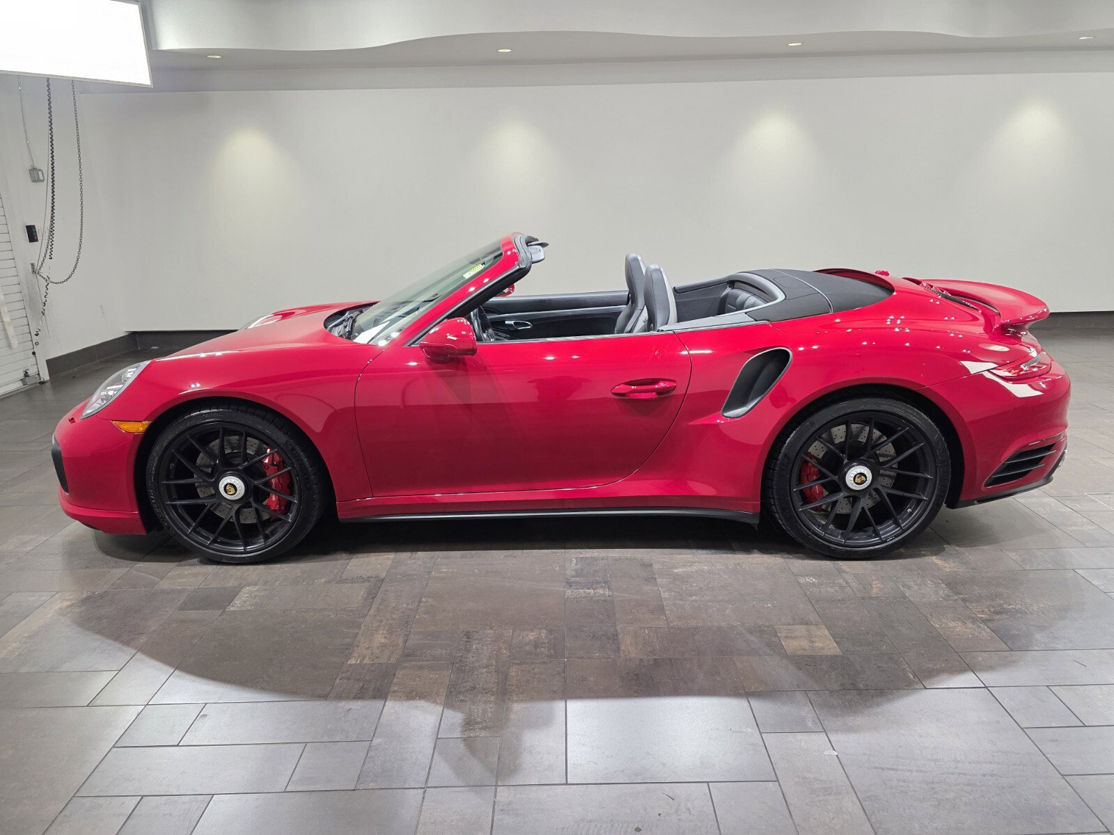 Used 2018 Porsche 911 Turbo image 3