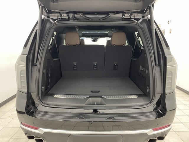 New 2026 Chevrolet Suburban High Country image 13