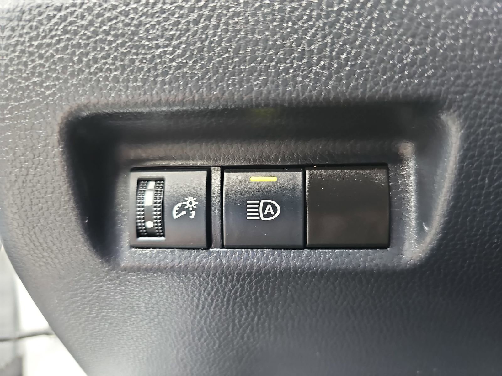 Used 2023 Toyota RAV4 XLE AWD/4WD image 27