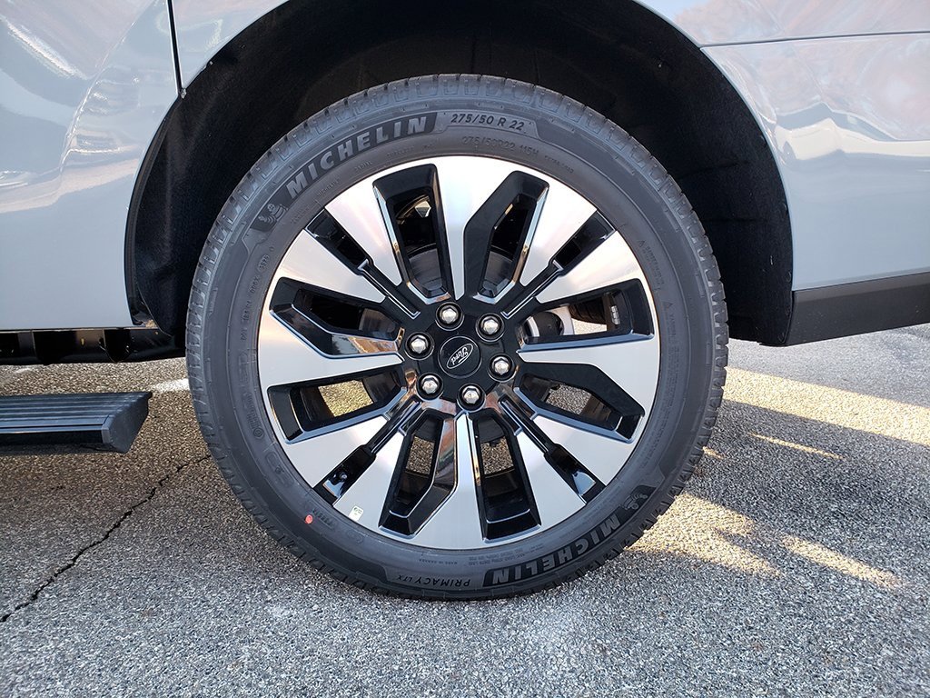 New 2025 Ford Expedition Max Platinum w/ Platinum Ultimate Package image 15