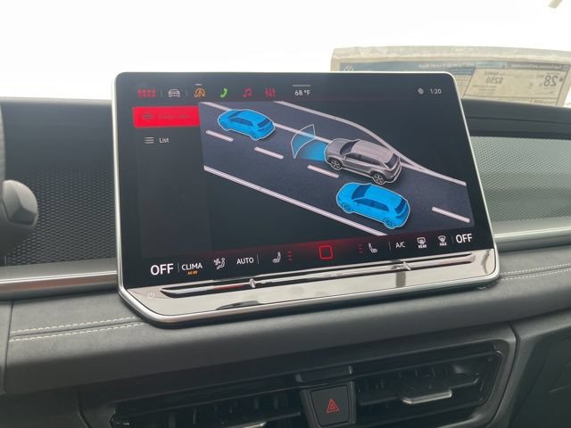 New 2026 Volkswagen Tiguan SE R-Line FWD image 19
