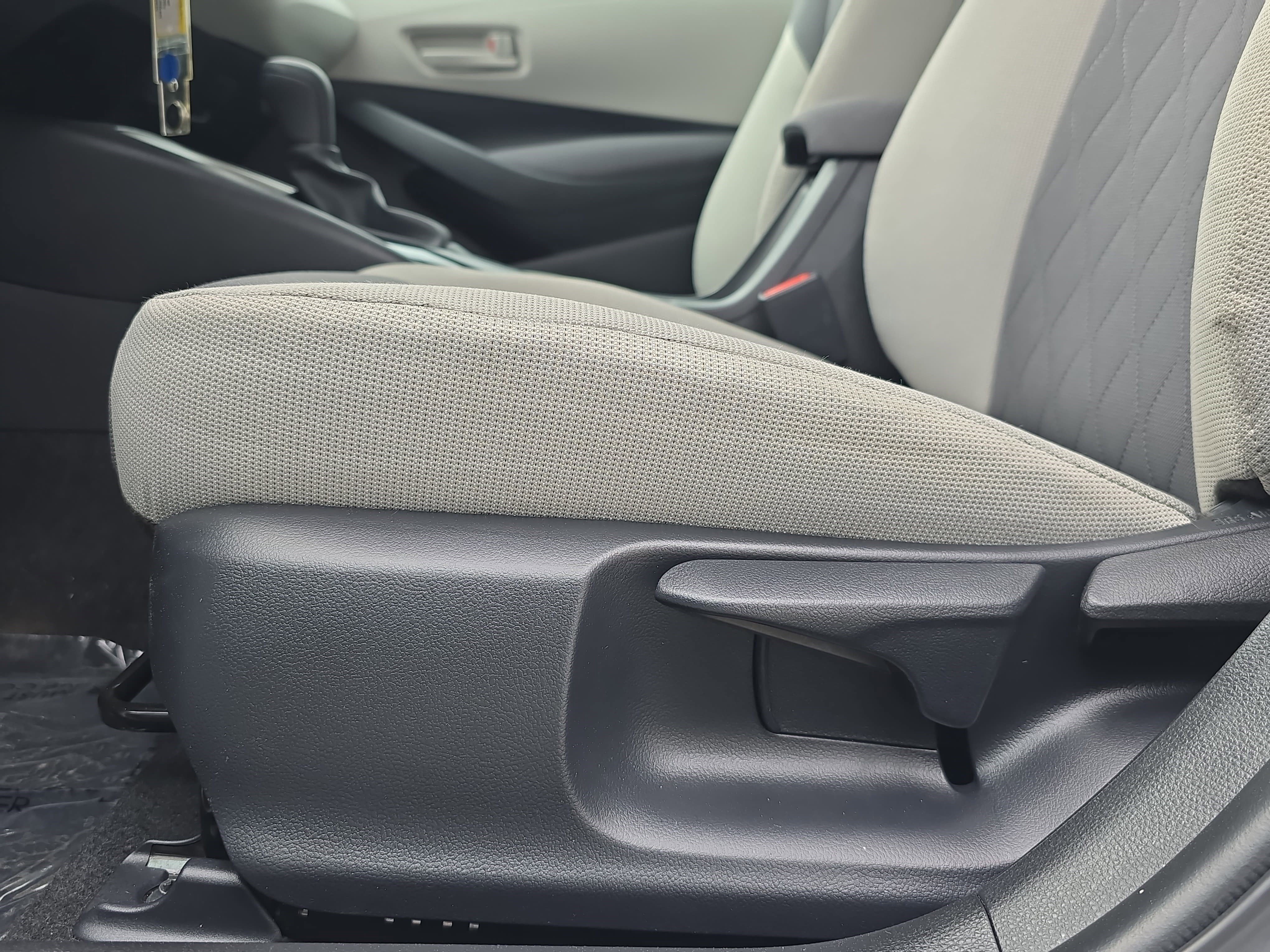 Used 2024 Toyota Corolla LE image 29