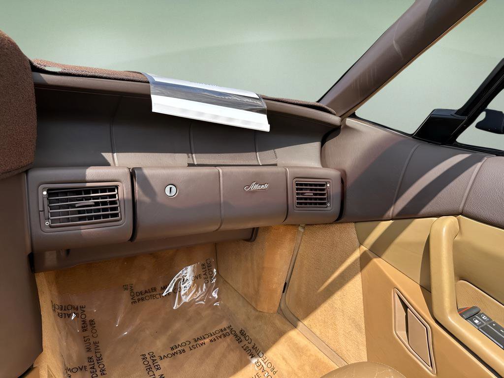 Used 1989 Cadillac Allante image 32