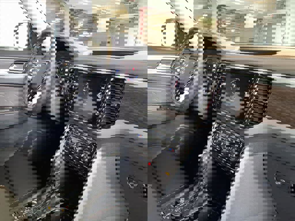 Used 2022 Volkswagen Atlas SE w/ Panoramic Sunroof Package image 19