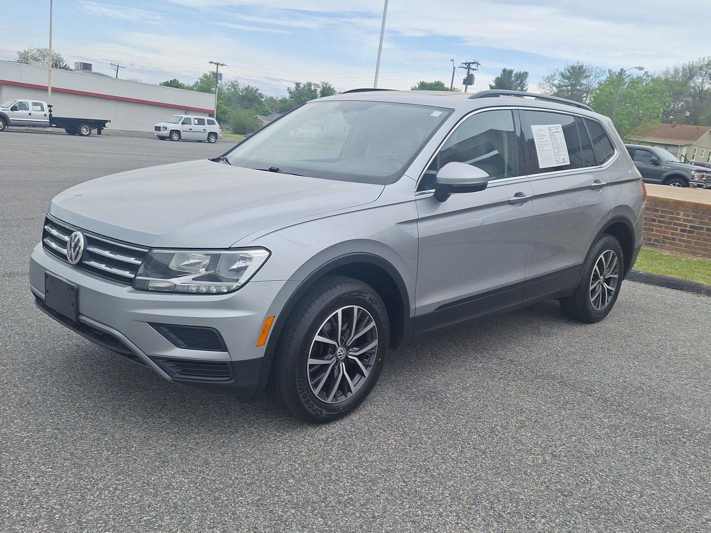 Used 2019 Volkswagen Tiguan SE w/ Panoramic Sunroof Package AWD/4WD image 7