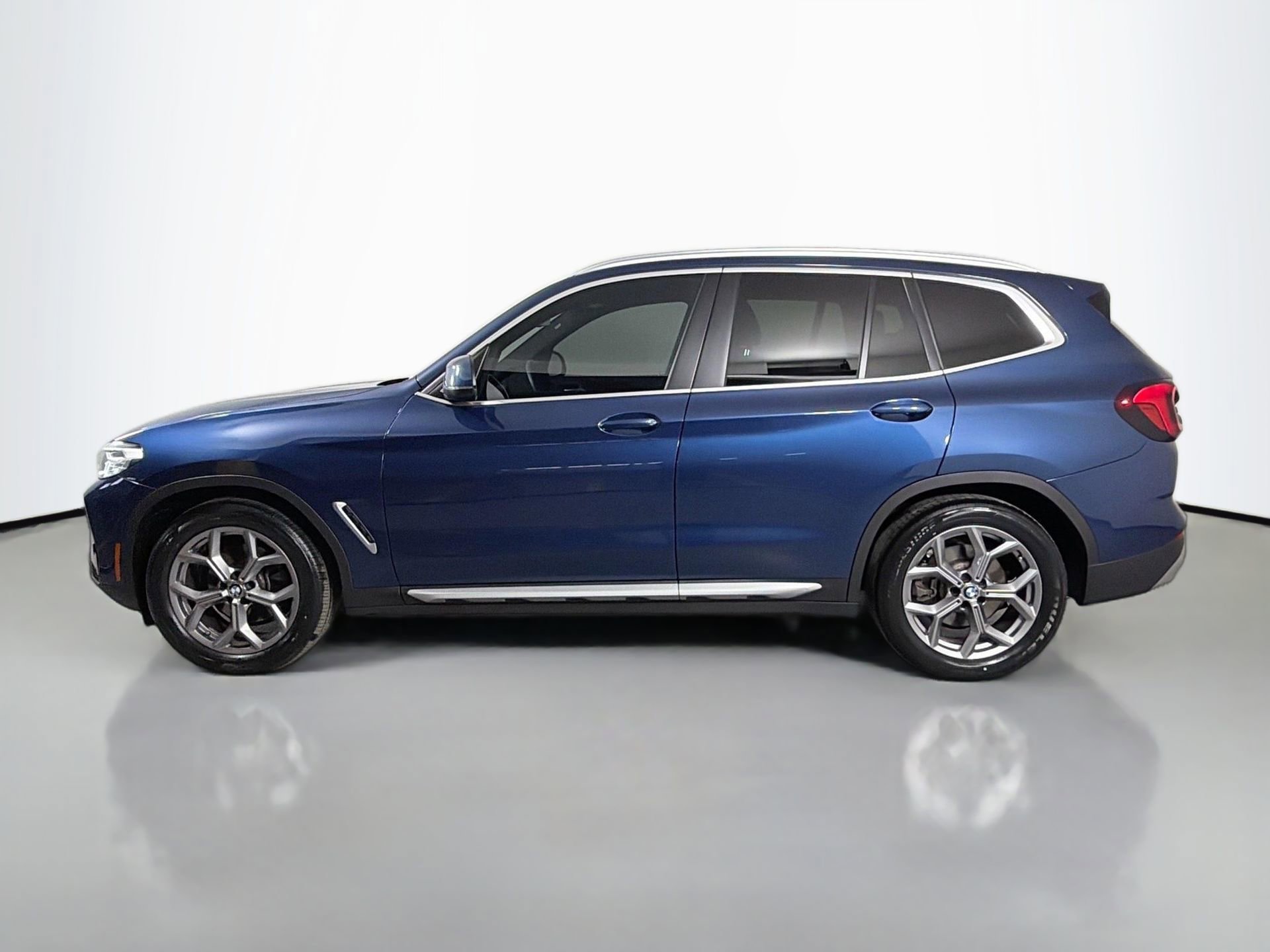 Certified 2024 BMW X3 sDrive30i w/ Premium Package image 9