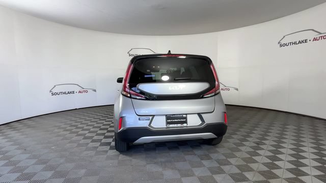 Certified 2025 Kia Soul LX w/ LX Technology Package FWD image 8