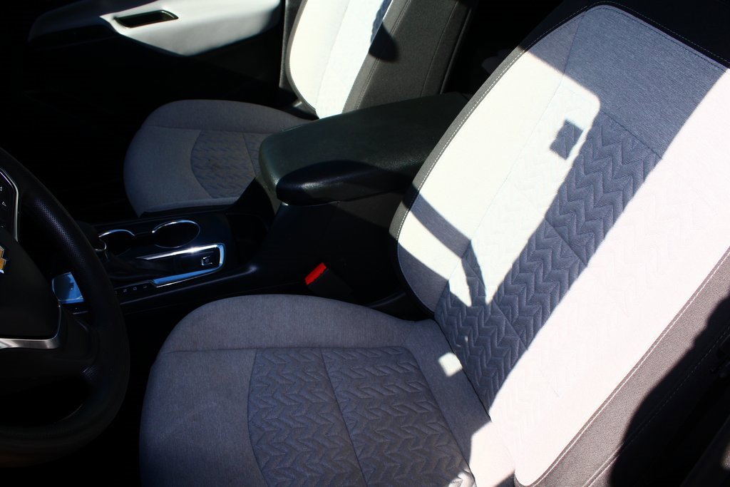 Used 2024 Chevrolet Equinox LT image 3