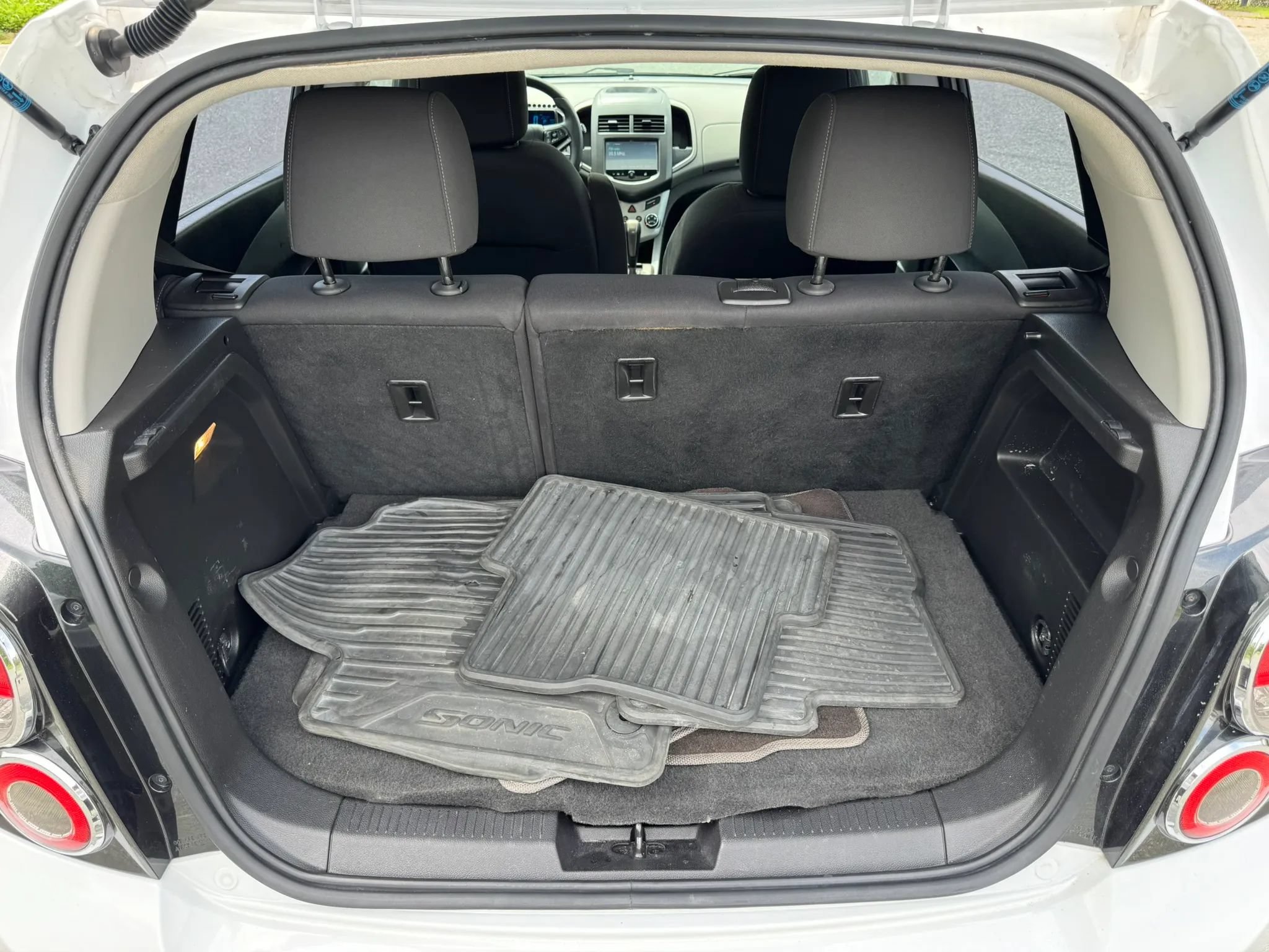 Used 2015 Chevrolet Sonic LT w/ Fun and Sun Package FWD image 20