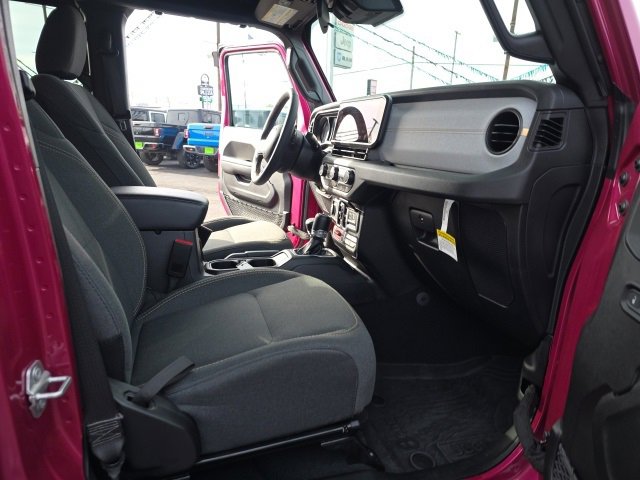 Used 2024 Jeep Gladiator Willys image 39