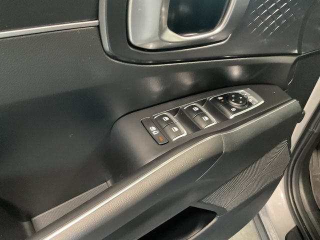 Used 2024 Kia Sorento S w/ Panoramic Sunroof Package FWD image 19