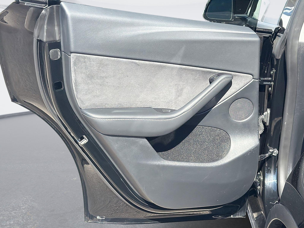 Used 2024 Tesla Model Y Long Range RWD image 24