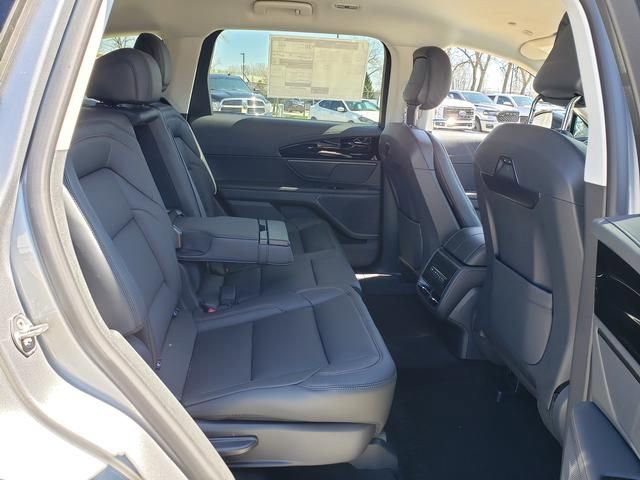 New 2026 Lincoln Nautilus Premier w/ Jet Appearance Package image 18