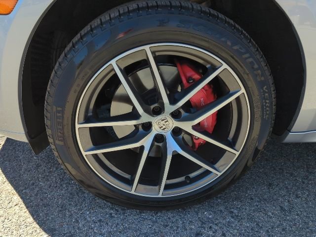Used 2025 Porsche Macan S image 27