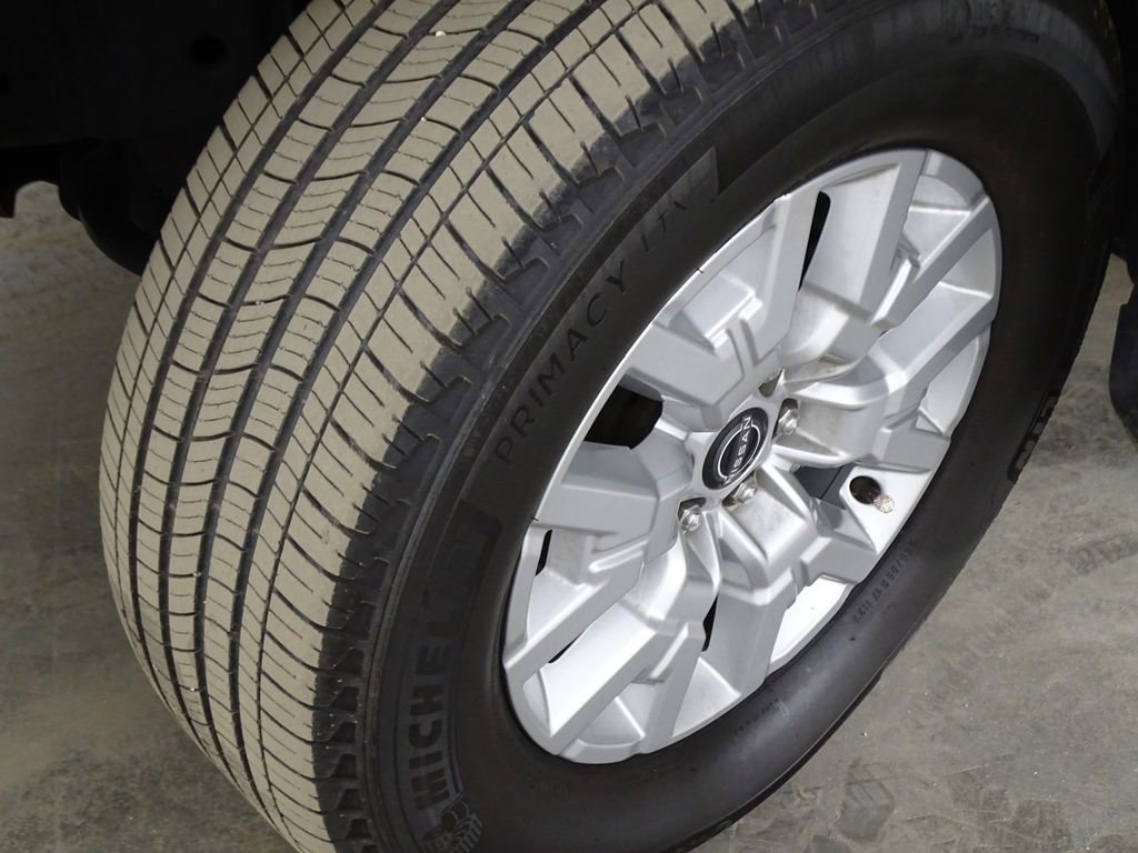 Used 2023 Nissan Frontier SV w/ Technology Package image 41