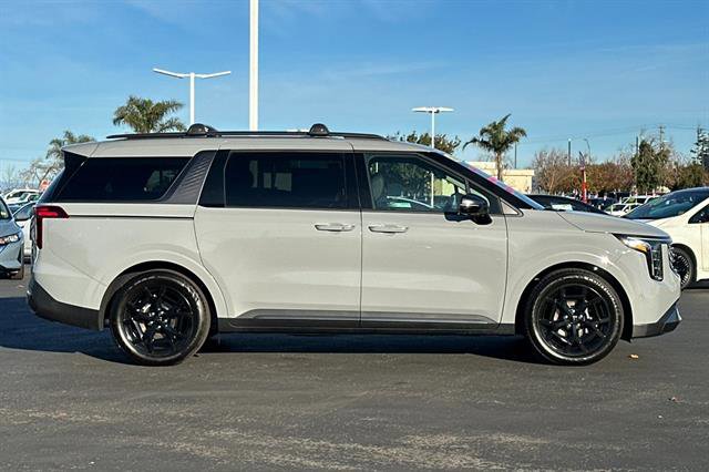 New 2025 Kia Carnival SX Prestige image 3