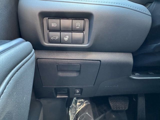 Certified 2025 Toyota Highlander Limited image 34