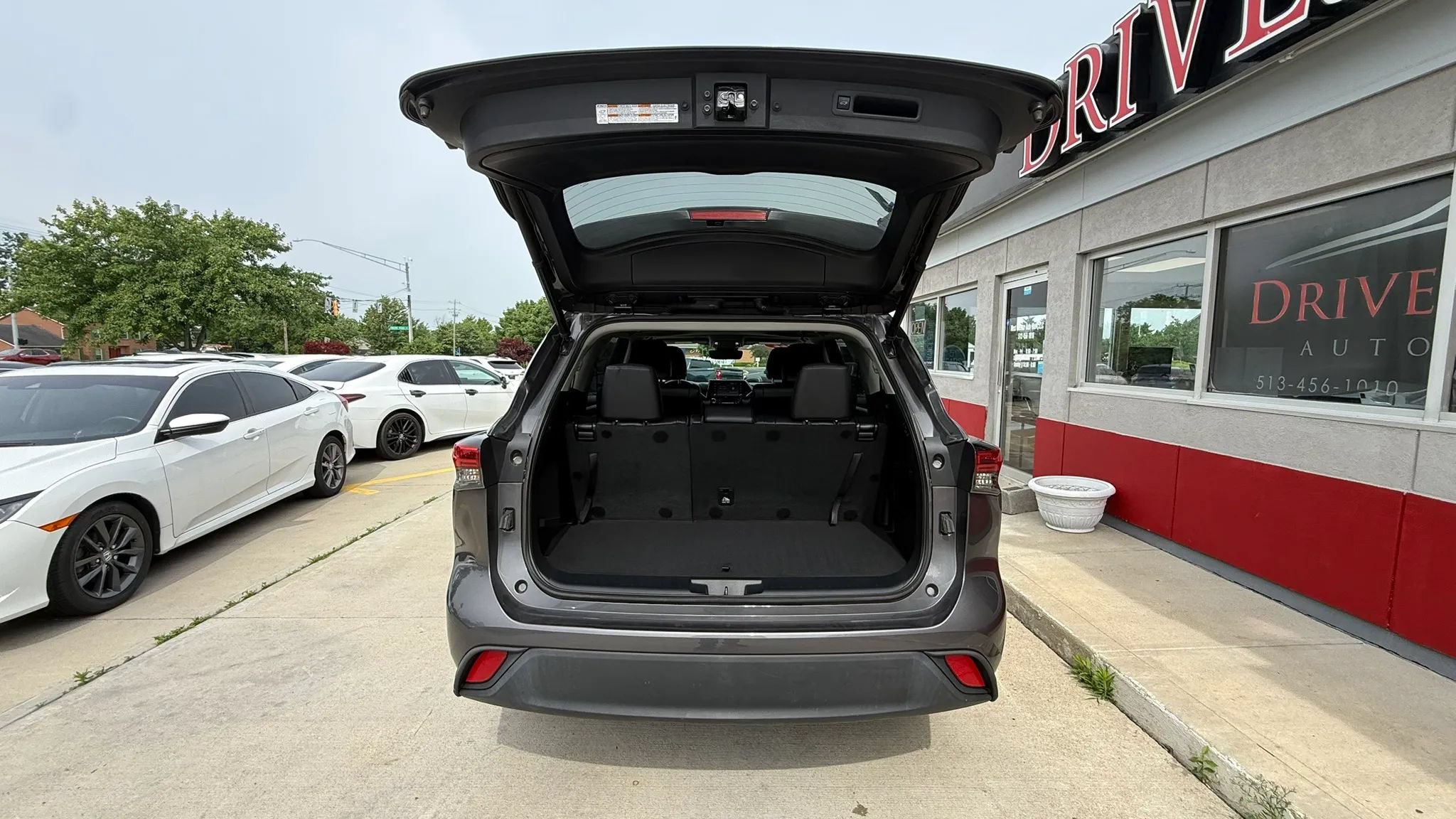 Used 2022 Toyota Highlander XLE AWD/4WD image 22