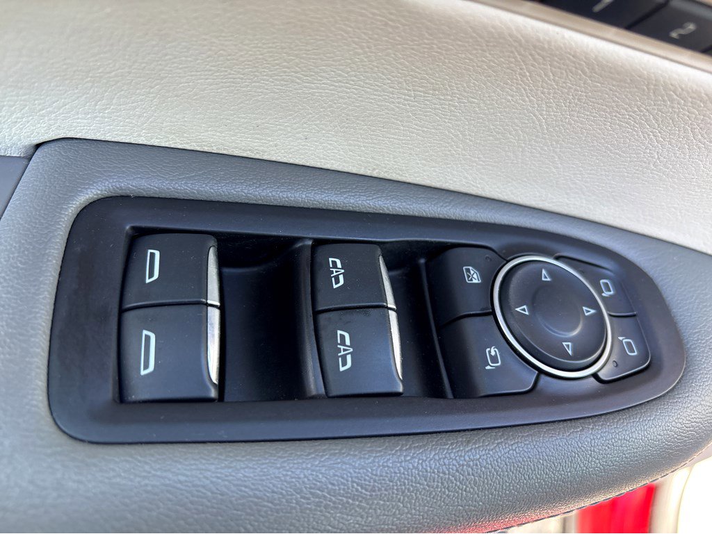 Used 2017 Cadillac XT5 Luxury w/ Driver Awareness Package image 38