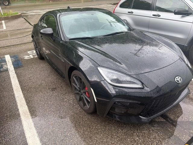 Used 2025 Toyota GR86 Premium w/ Performance Package RWD image 10