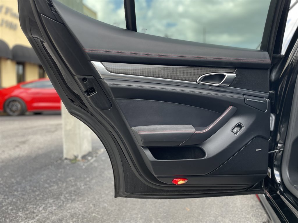 Used 2015 Porsche Panamera GTS image 40