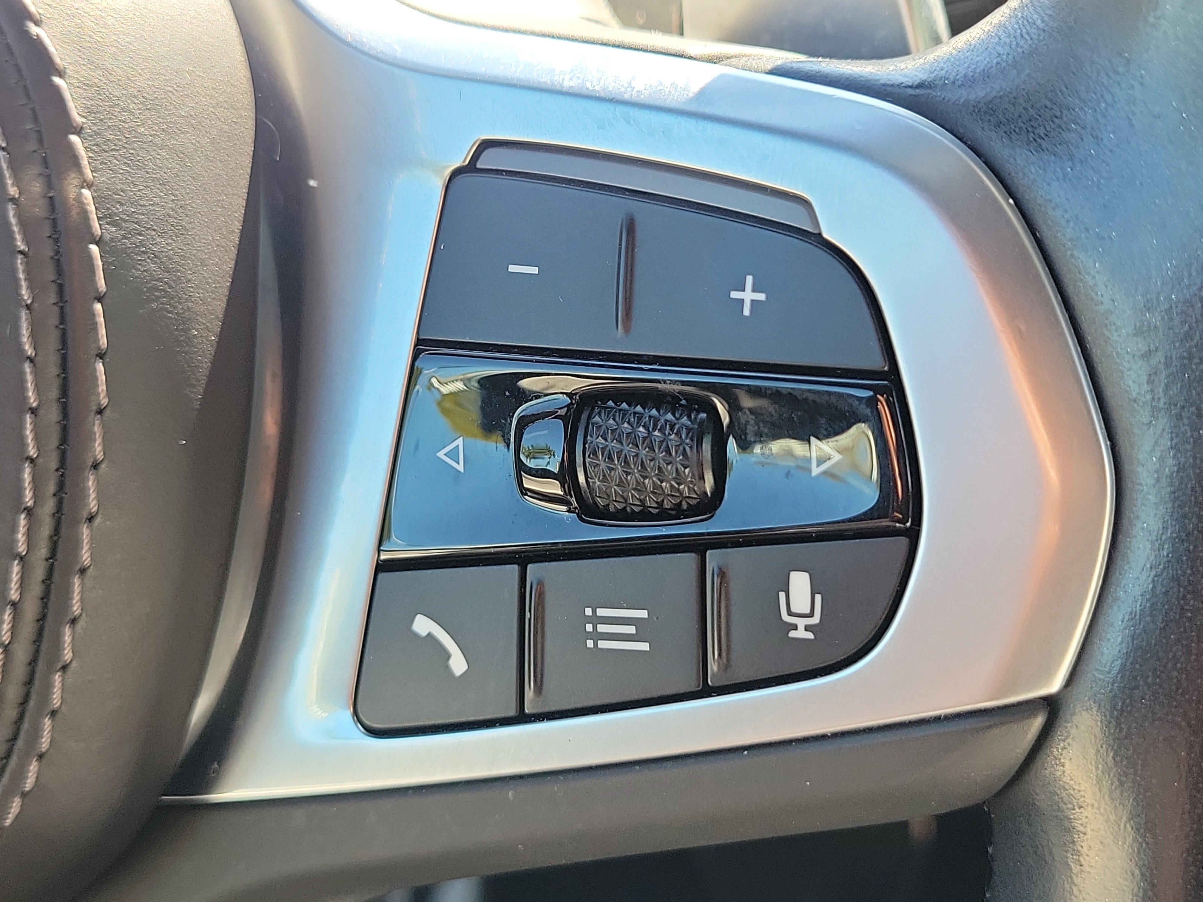 Certified 2024 BMW X5 sDrive40i w/ M Sport Package image 29