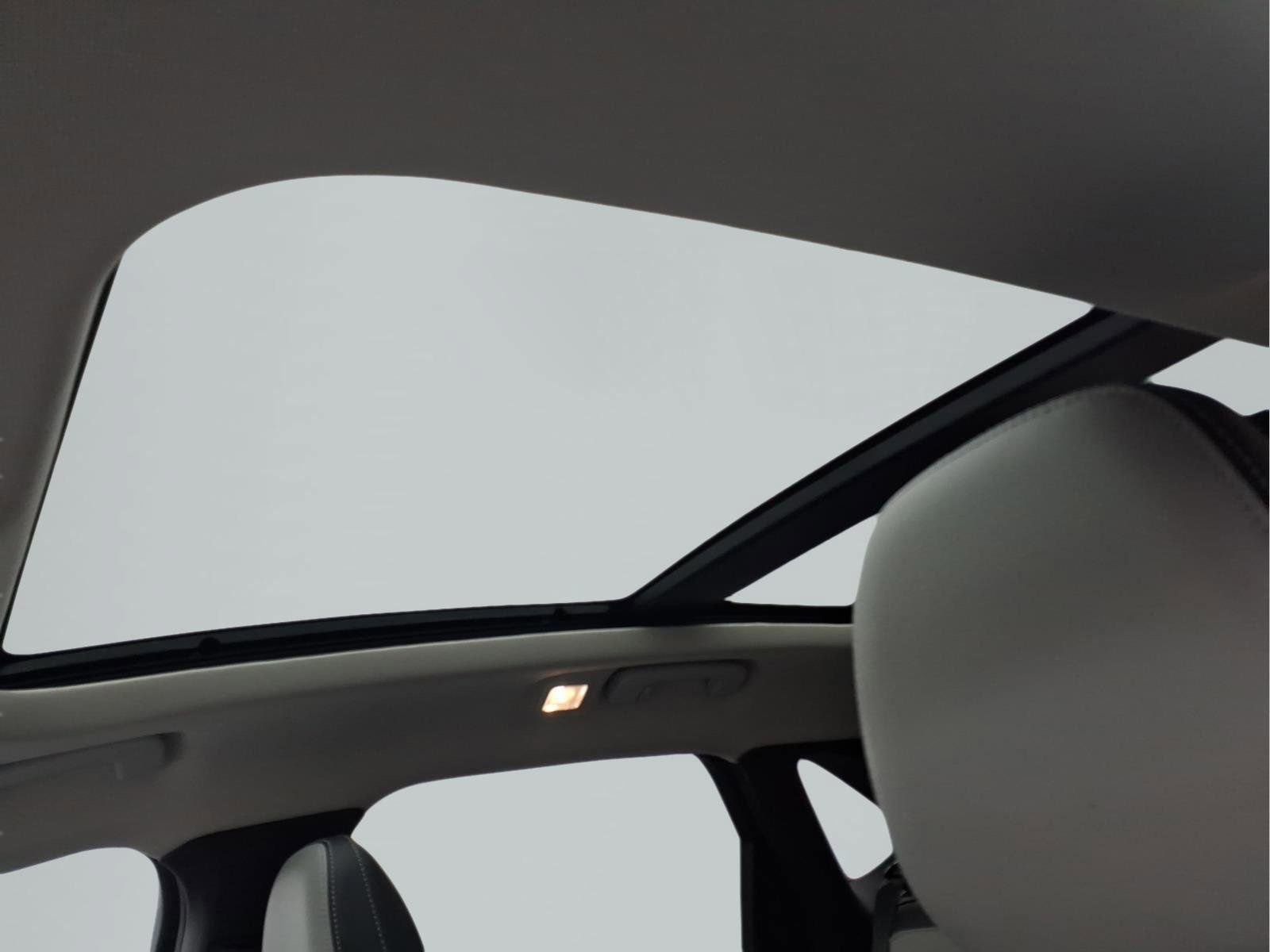 Used 2024 Ford Escape SE w/ PHEV Premium Package image 29