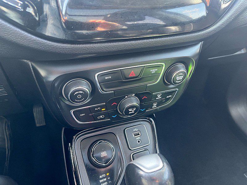 Used 2018 Jeep Compass Latitude w/ Popular Equipment Group AWD/4WD image 24