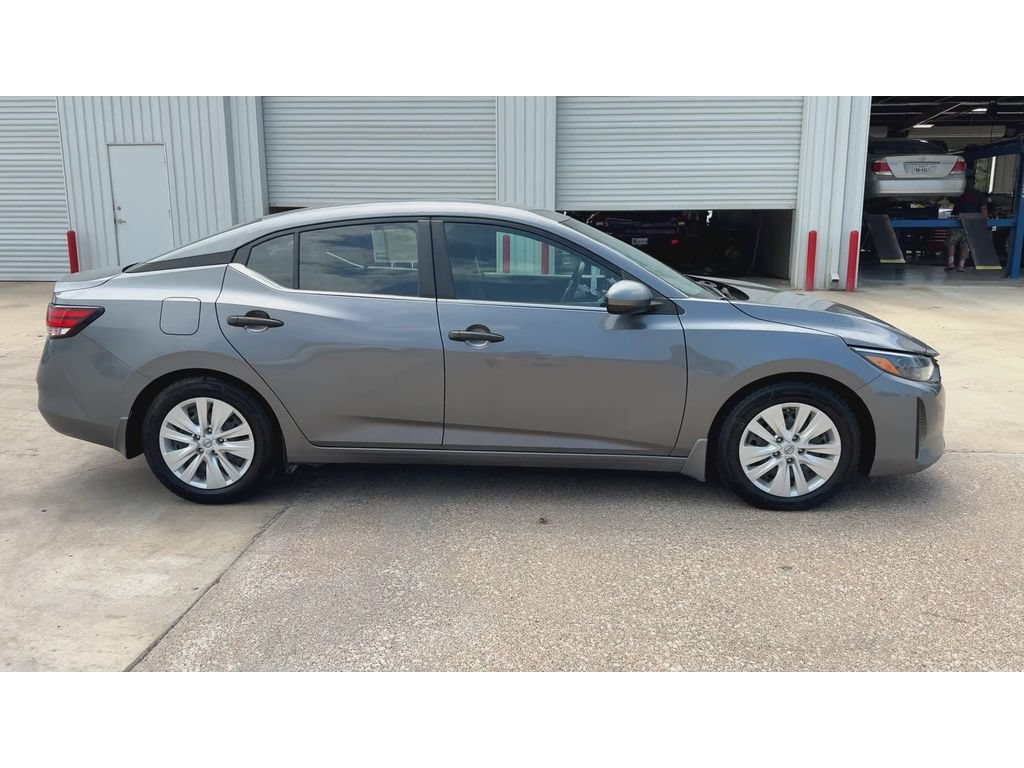 Used 2024 Nissan Sentra S FWD image 9