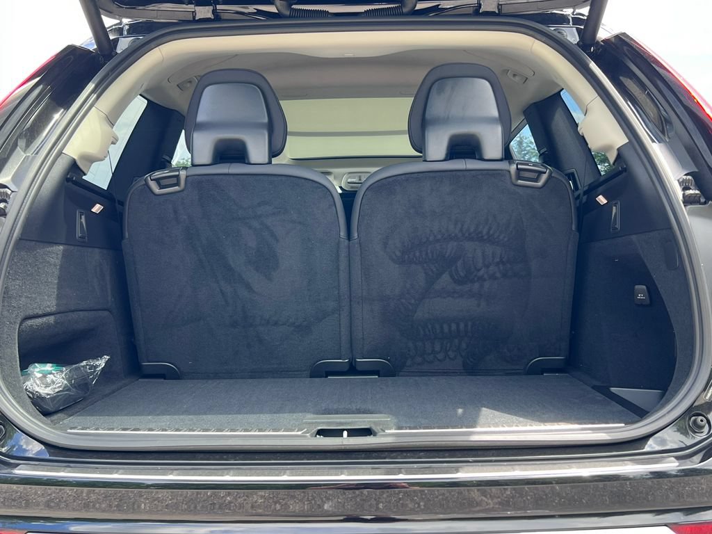 New 2026 Volvo XC90 B6 Plus w/ Protection Package Premier AWD/4WD image 35