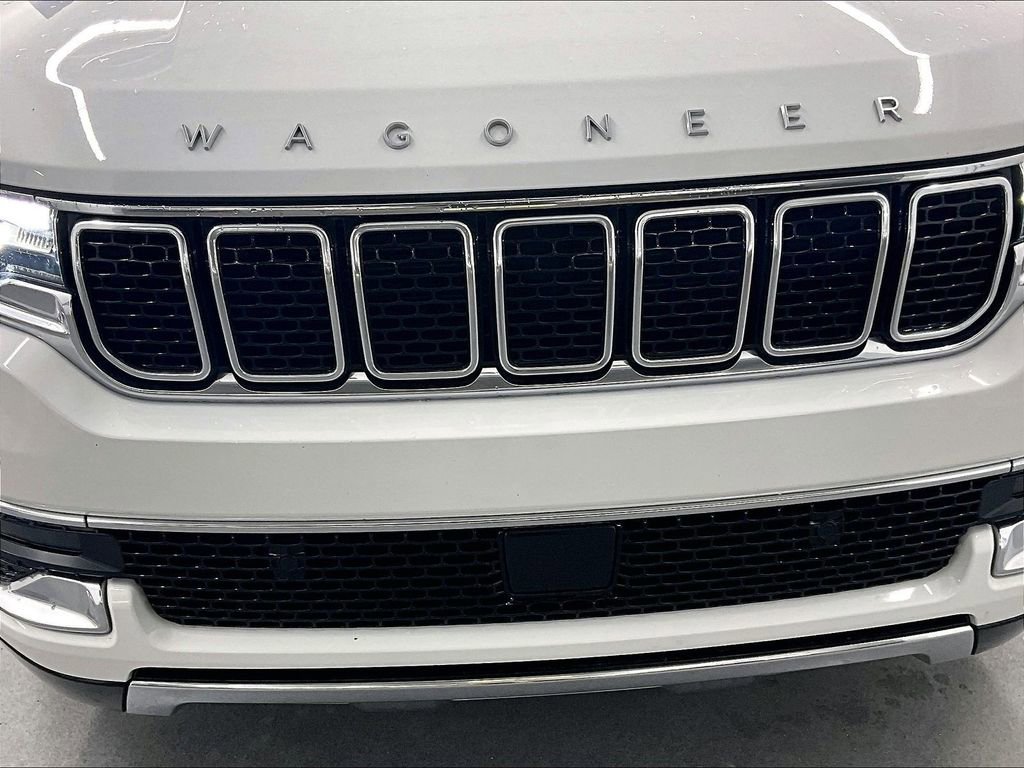 Used 2024 Jeep Wagoneer L Series III w/ Flexible Seating Group image 32