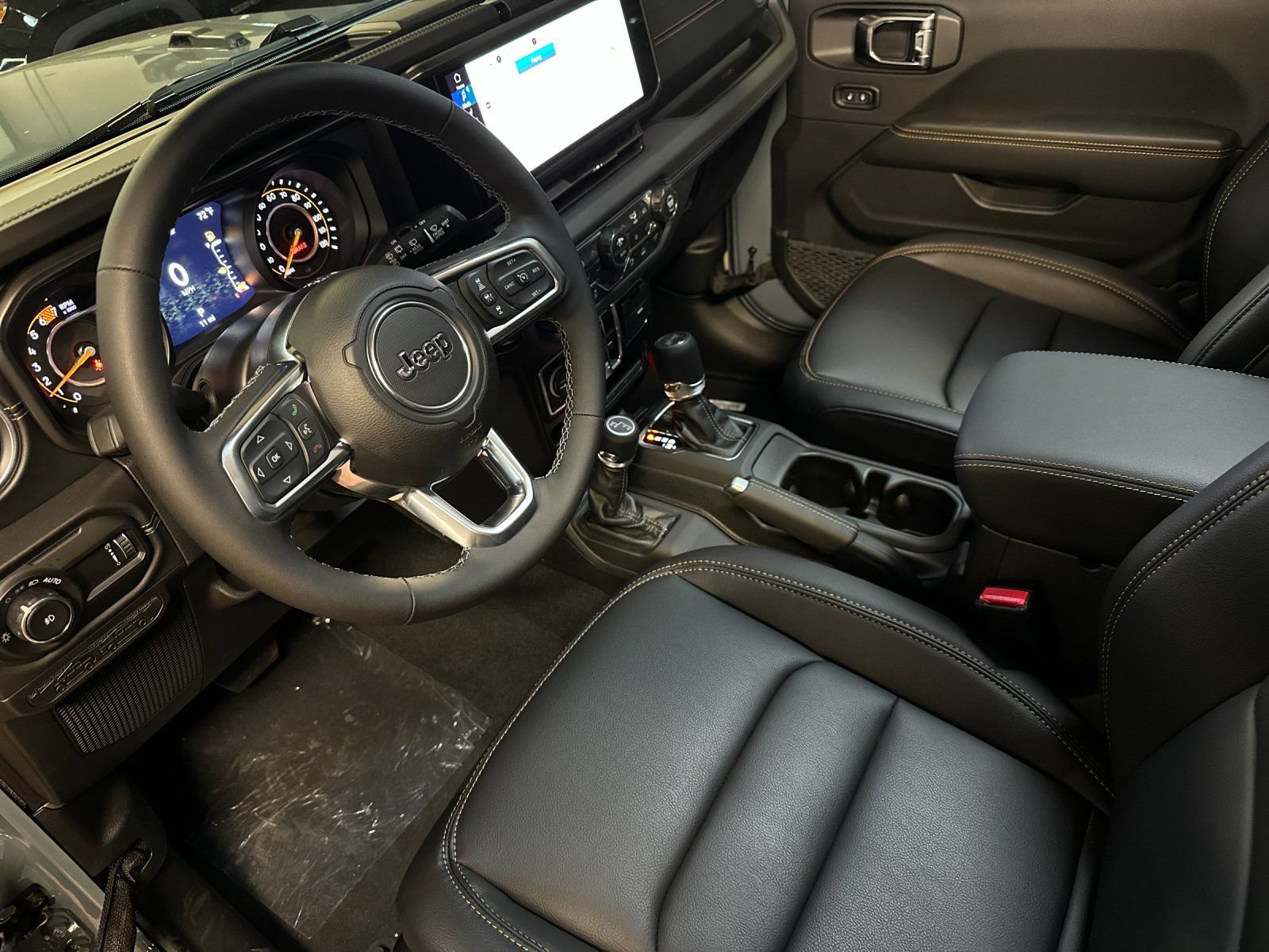 New 2026 Jeep Wrangler Unlimited Sahara AWD/4WD image 9