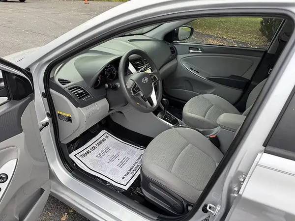 Used 2017 Hyundai Accent SE FWD image 4