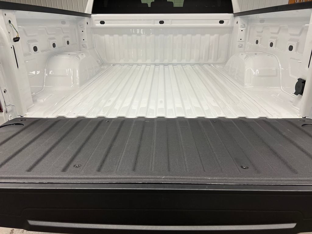 Certified 2025 Chevrolet Silverado 1500 LT AWD/4WD image 12