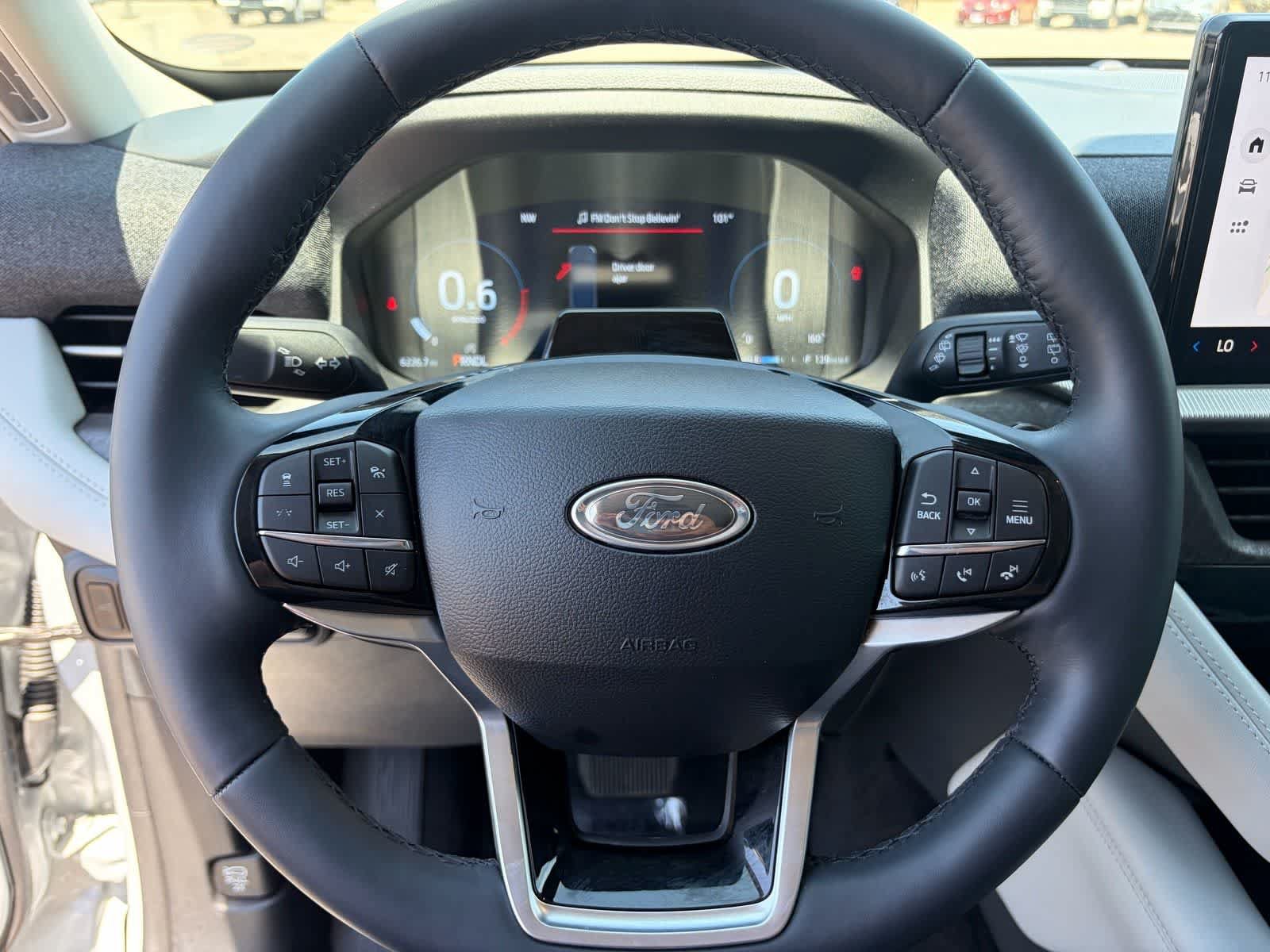 Used 2025 Ford Explorer Platinum w/ Ultimate Package AWD/4WD image 13