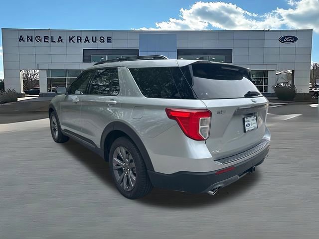 Used 2023 Ford Explorer XLT w/ Equipment Group 202A image 6