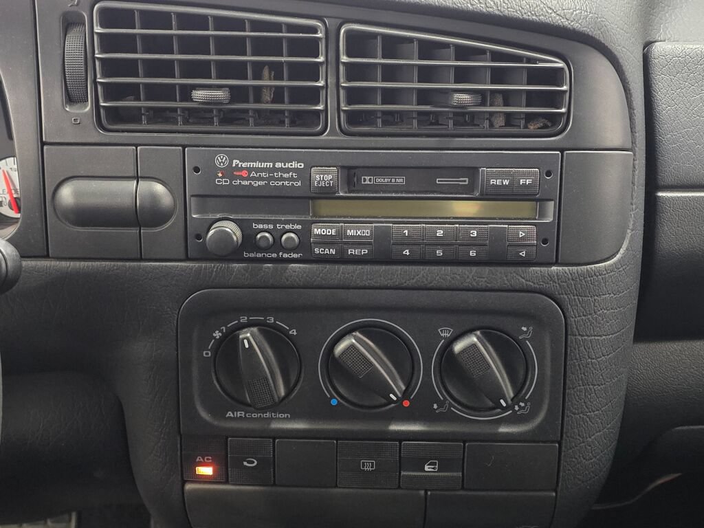 Used 1996 Volkswagen Golf GL FWD image 85