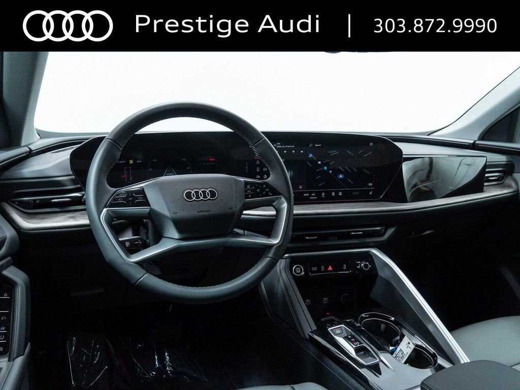 Used 2025 Audi Q5 Premium w/ Convenience Package image 4