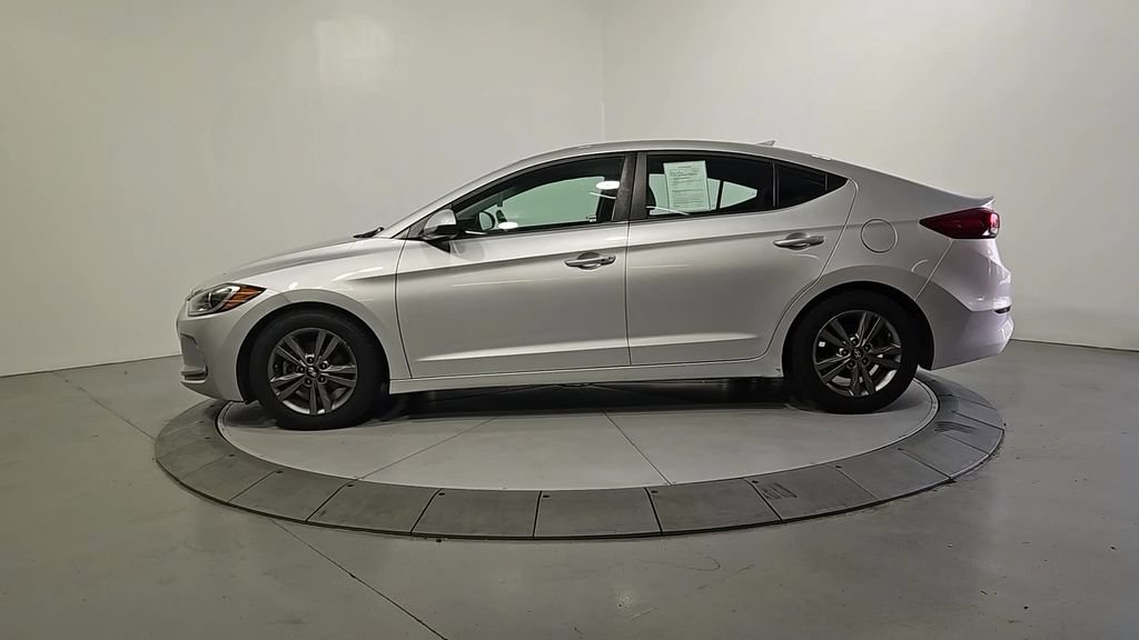 Used 2018 Hyundai Elantra Value Edition w/ Cargo Package FWD image 2