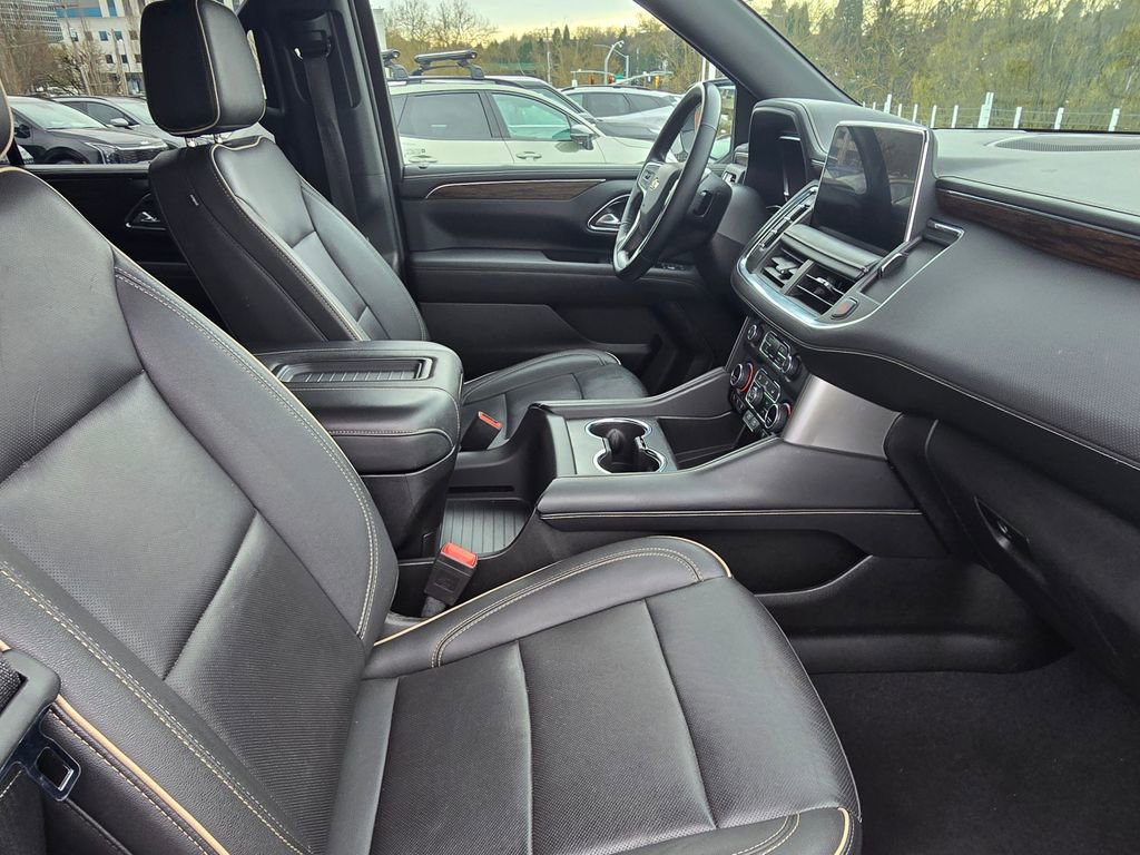 Used 2024 Chevrolet Tahoe Premier AWD/4WD image 10