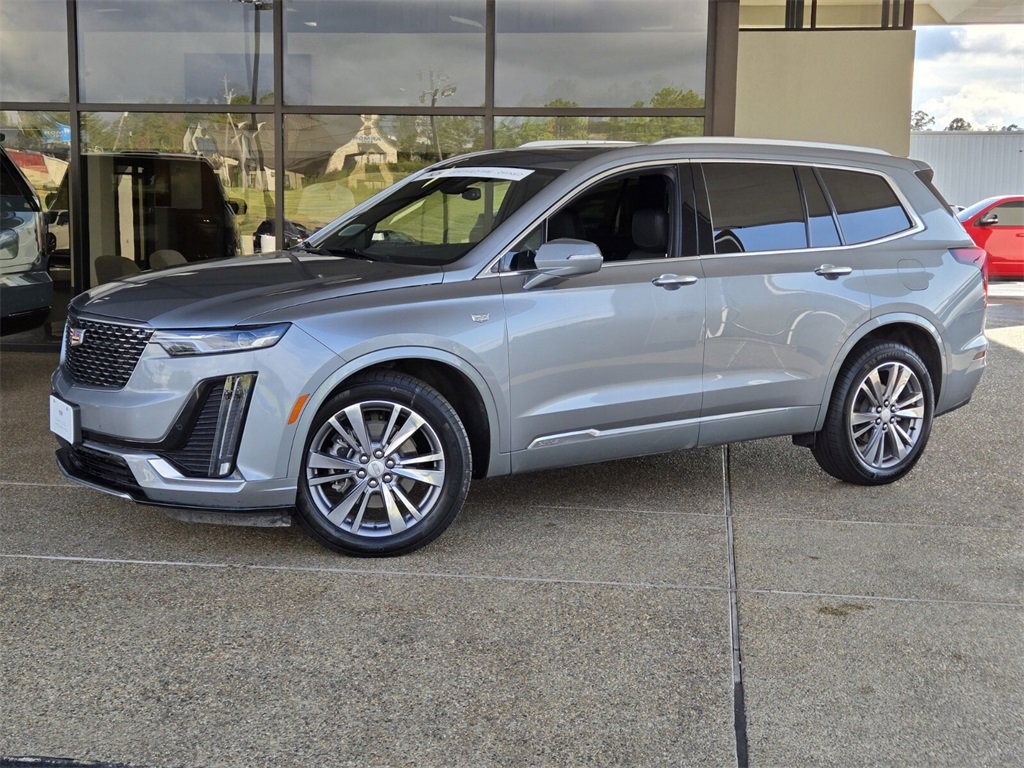 Used 2025 Cadillac XT6 Premium Luxury image 1