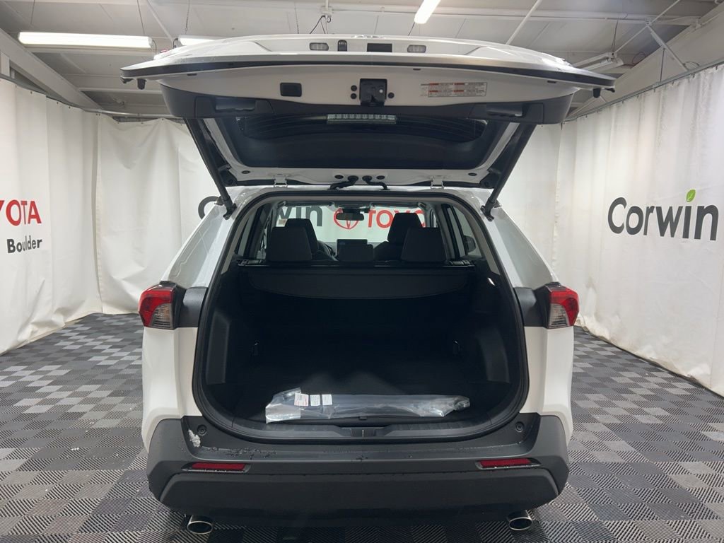 Used 2025 Toyota RAV4 XLE image 17
