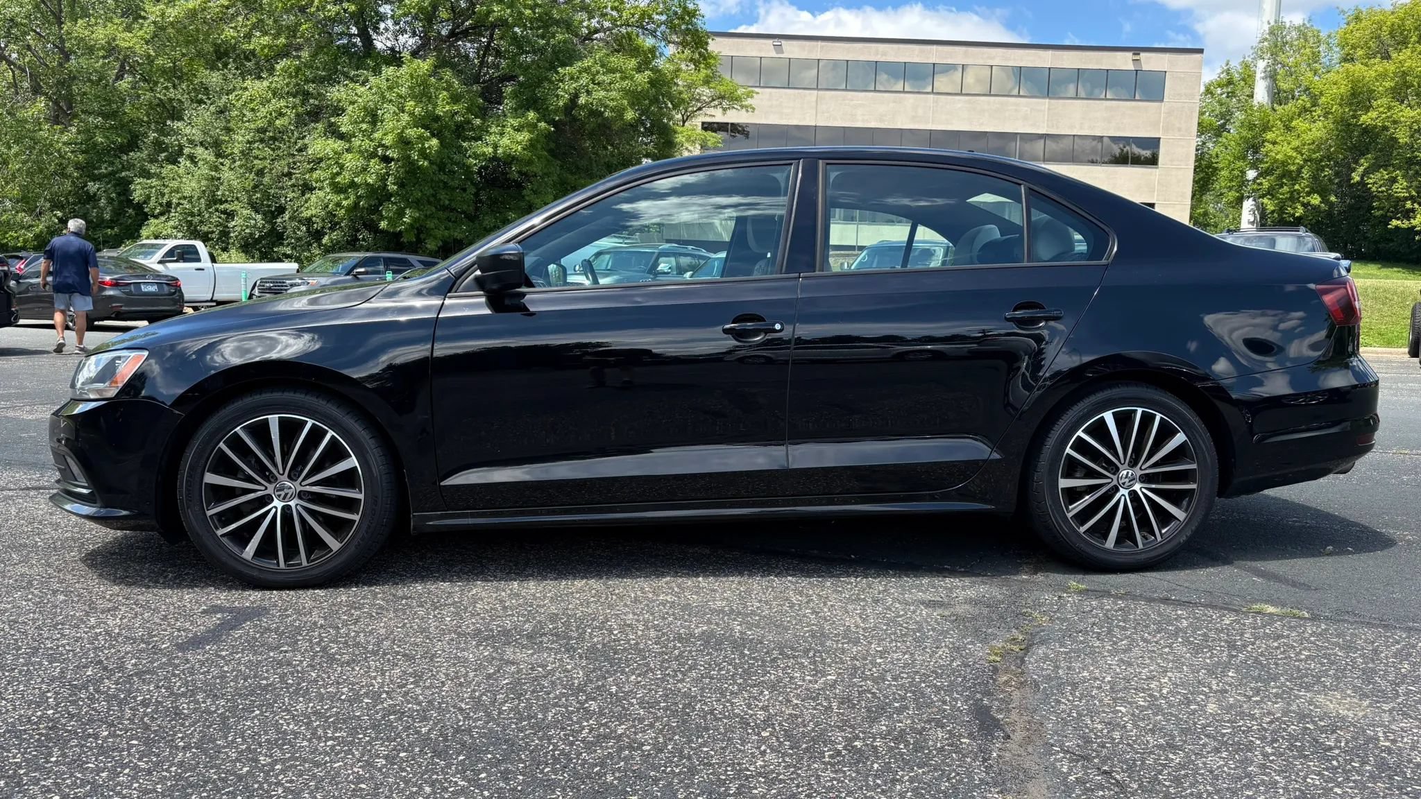 Used 2016 Volkswagen Jetta Sport FWD image 5