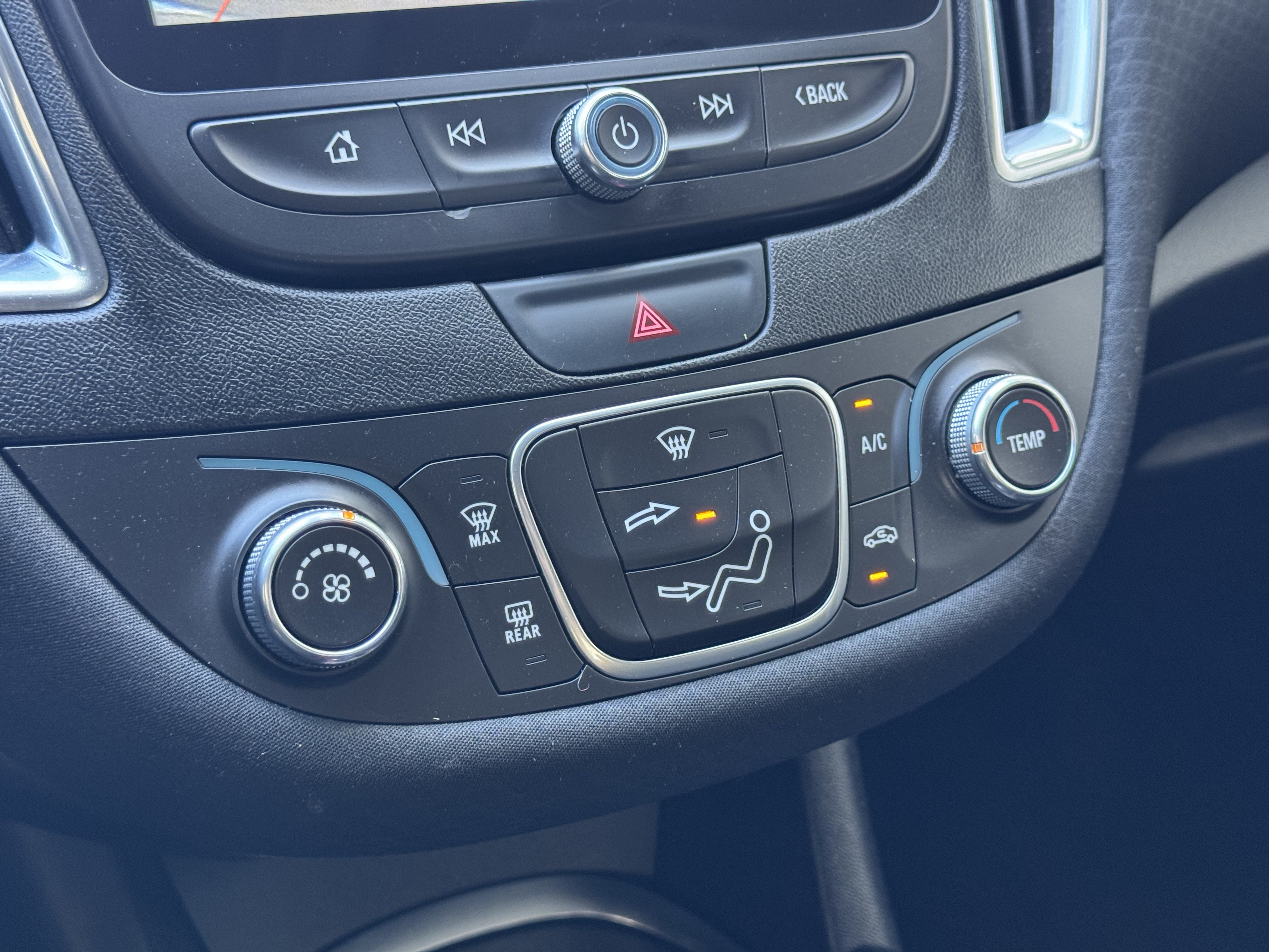 Certified 2018 Chevrolet Malibu LT FWD image 28