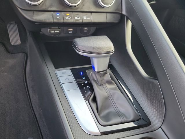Used 2025 Hyundai Elantra SE image 22