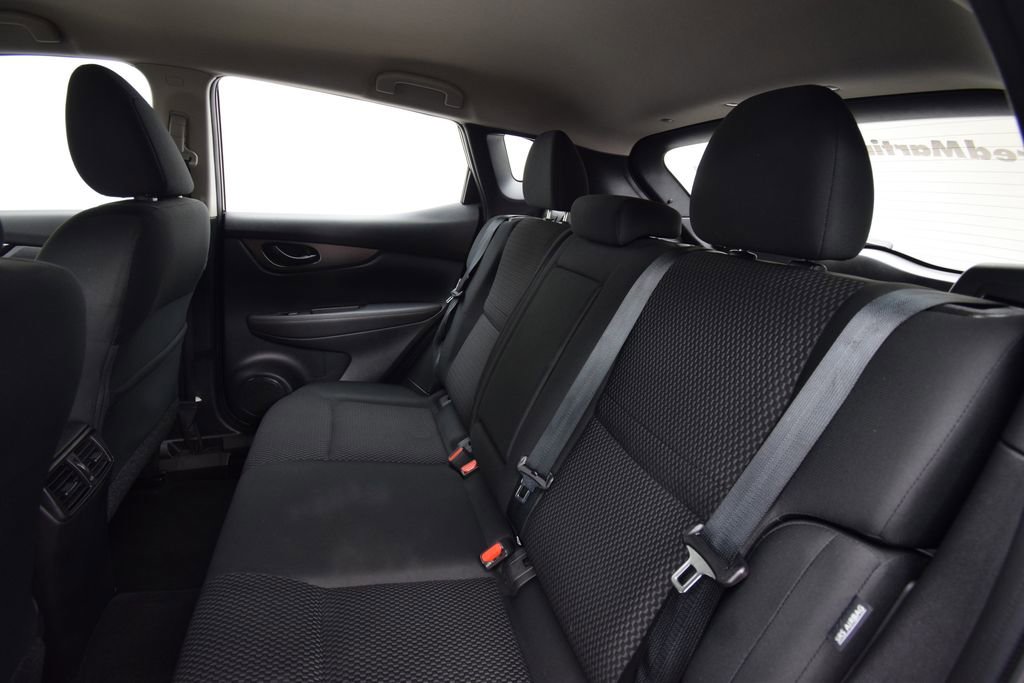 Used 2022 Nissan Rogue Sport S image 23