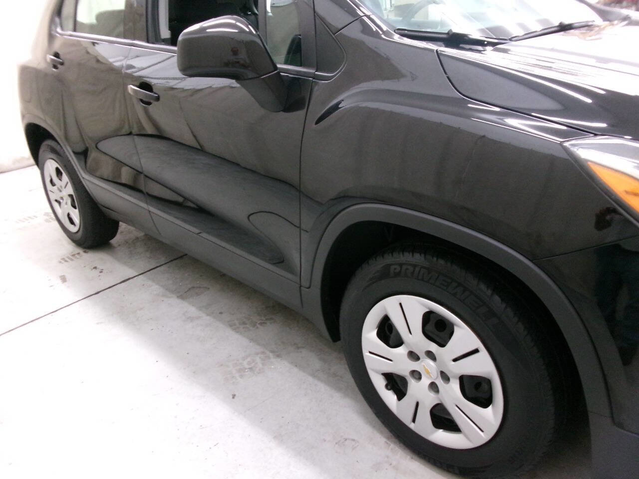 Used 2018 Chevrolet Trax LS image 9