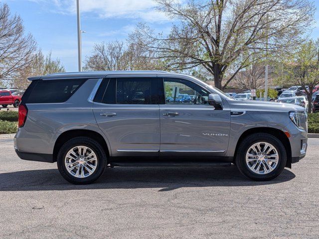 Used 2022 GMC Yukon SLT w/ SLT Premium Package AWD/4WD image 4