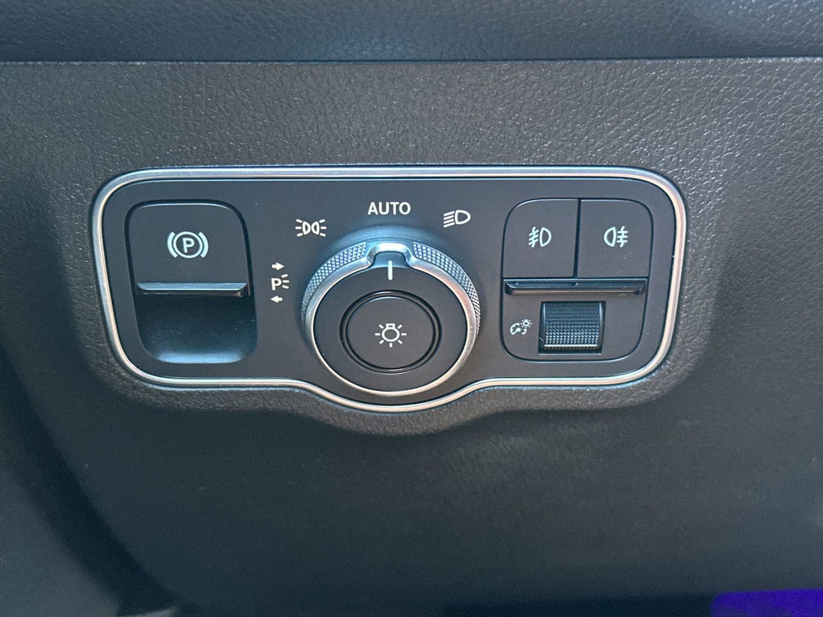 Certified 2021 Mercedes-Benz GLB 250 image 30