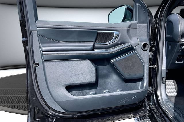 Used 2025 Ford Expedition Max Platinum w/ Stealth Performance Package AWD/4WD image 19